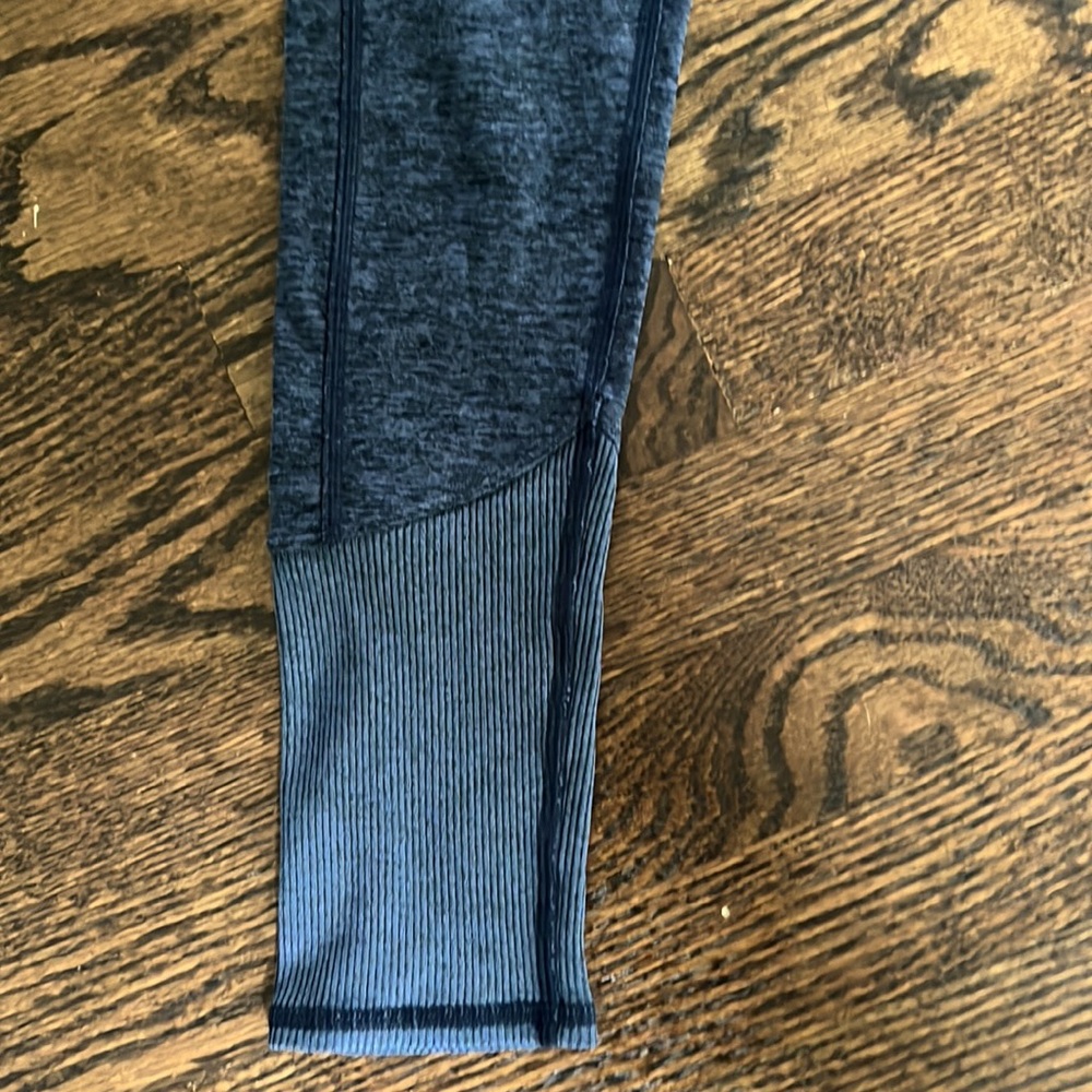 alo Yoga  leggings - Picture 2 of 5